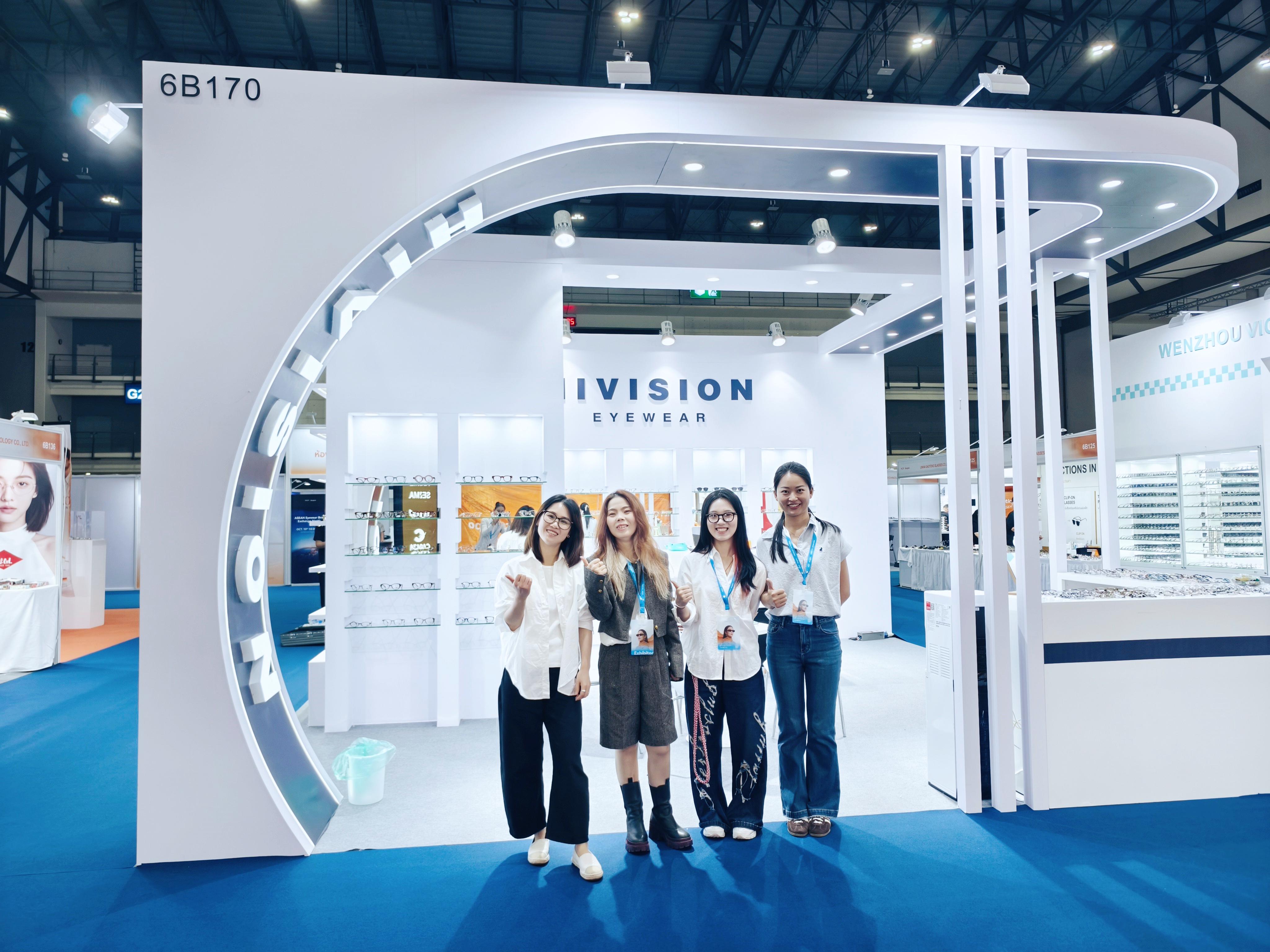 HIVISION EYEWEAR Team has arrived in Thailand for WOF.